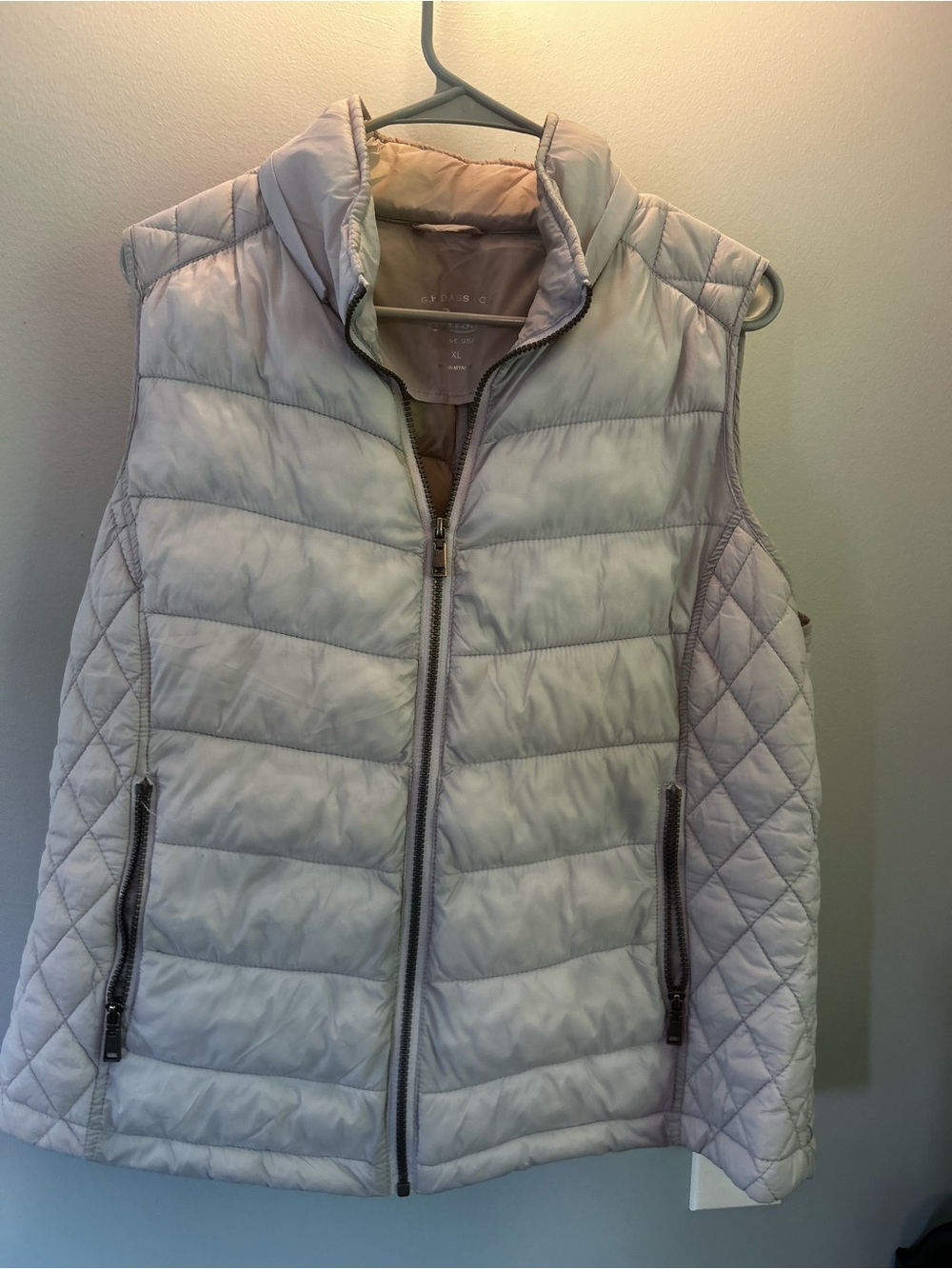 G.H. Bass & Co. Light Gray Quilted Puffer Vest